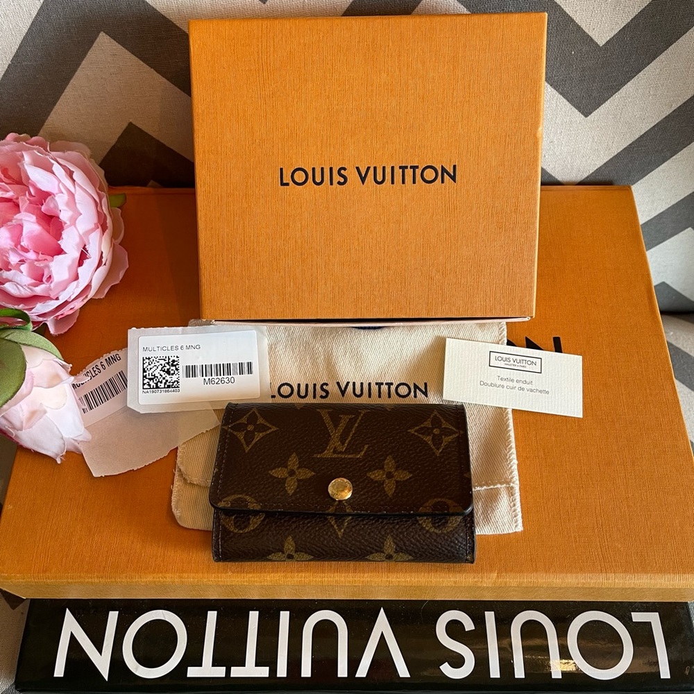 Authentic Louis Vuitton Monogram 6 Key Holder in Armagnac